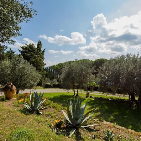 Sprawling In Tuscany With Tennis Court Villa