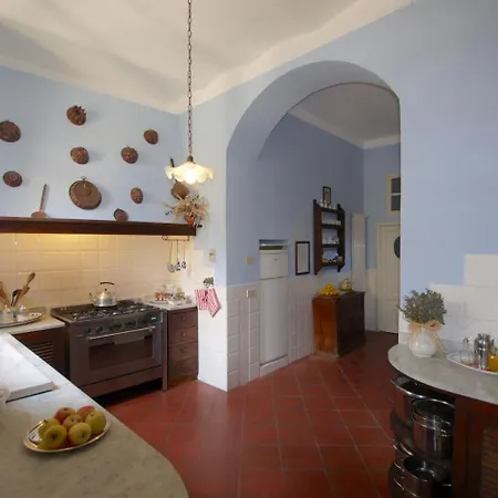 Villa Sprawling In Tuscany With Tennis Court Cortona