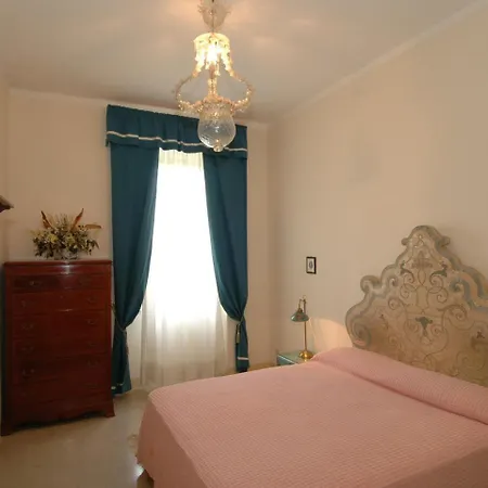 Sprawling In Tuscany With Tennis Court Villa *