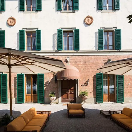 Villa Sprawling In Tuscany With Tennis Court Cortona