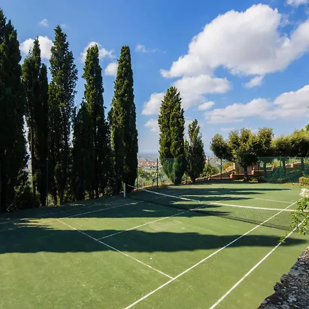 Villa Sprawling In Tuscany With Tennis Court