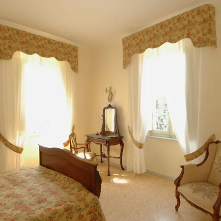 Sprawling In Tuscany With Tennis Court Villa *