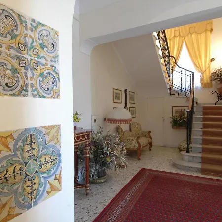 Villa Sprawling In Tuscany With Tennis Court Cortona